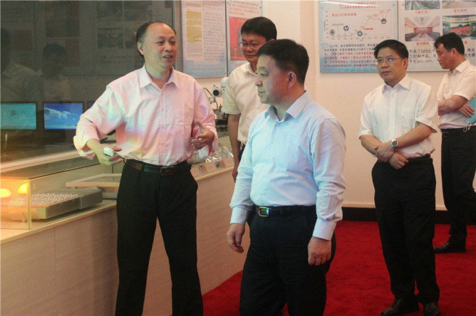 <em></em>	 江西省省長葉建春走訪江風(fēng)益院士：讓專業(yè)的人做專業(yè)的事，讓經(jīng)營收入反哺科技創(chuàng)新  