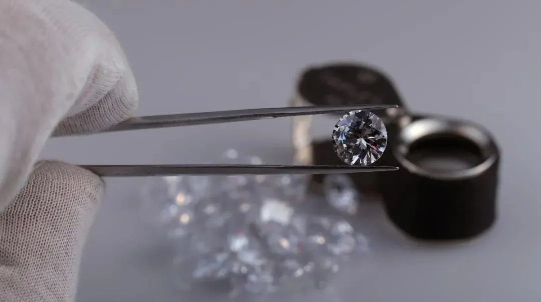 芯片廠商賣珠寶，年賺12個億